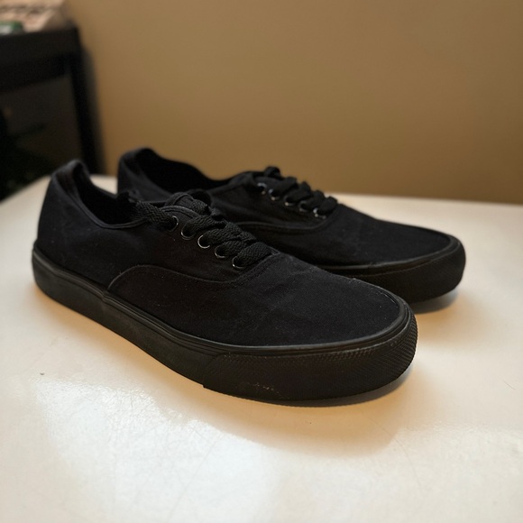 Airwalk Low Skate Shoe - Picture 1 of 5